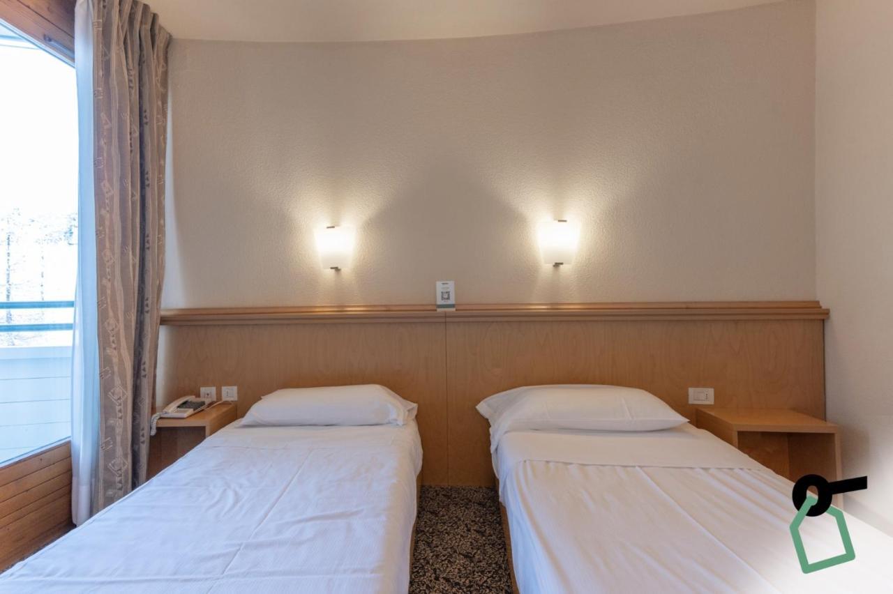 Hotiday Hotel Sestriere Exterior photo